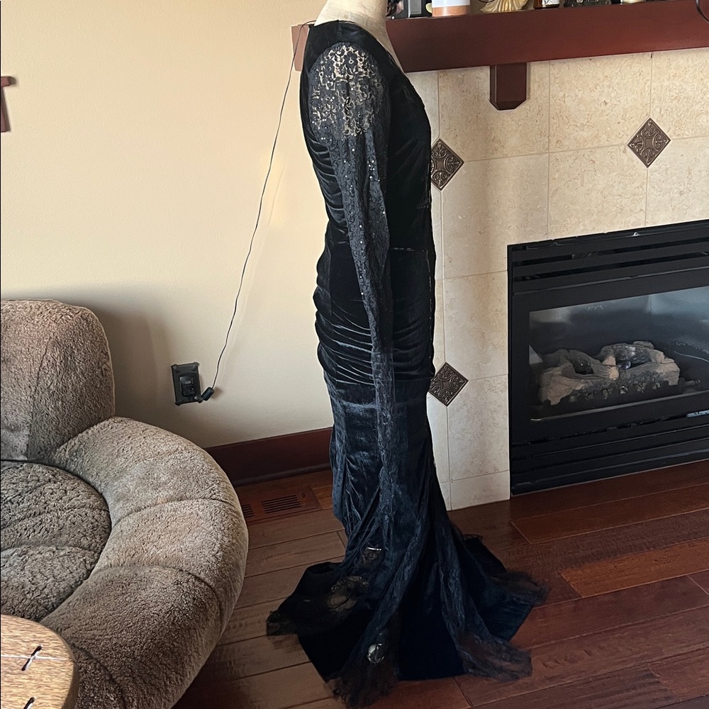 Sexy Frightfully Beautiful Halloween Gown NWT - Picture 9 of 16